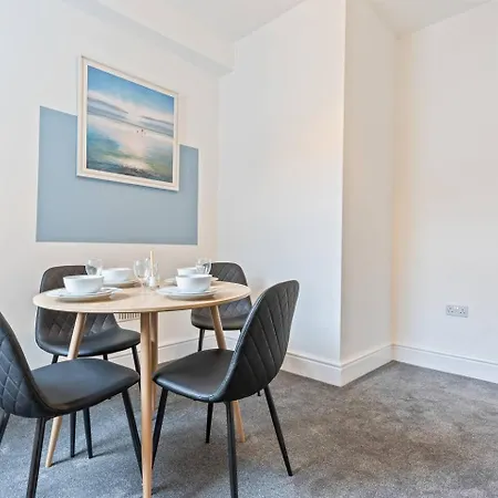 Hotel #1 - Location - Private Ensuite, Smart Tv, Fast Wifi By Yoko