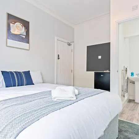 #1 - Location - Private Ensuite, Smart Tv, Fast Wifi By Yoko 4*